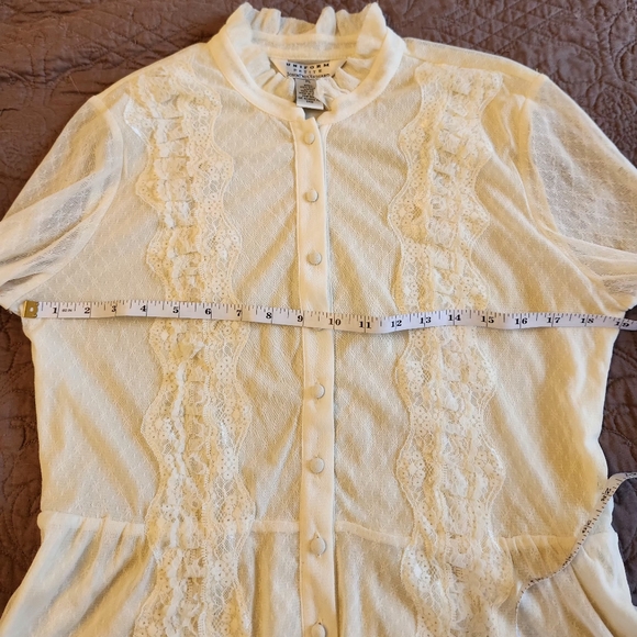 John Paul Richard EUC Stretch Lace Cream Button-up Top Petite Large - Picture 4 of 6